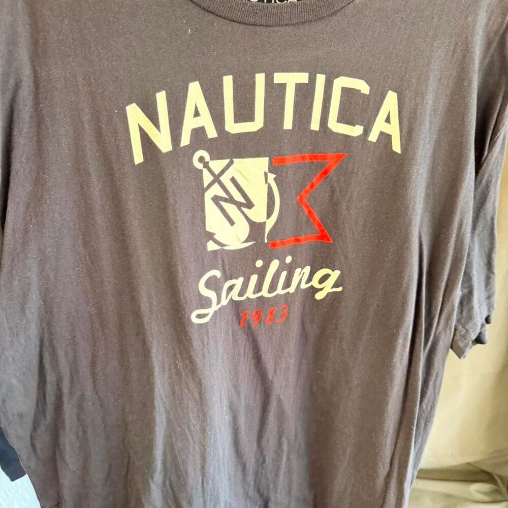Nautica Men's Navy and Grey T-shirt